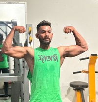 Dilshan - Male escort in Dubai