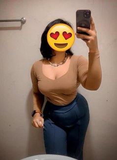 Dilshani for Cam and Real Meet - escort in Colombo Photo 4 of 6