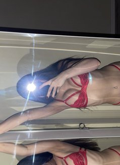 Dily - escort in Dubai Photo 2 of 3