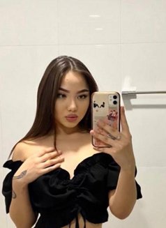 Dilya - escort in Al Manama Photo 6 of 8