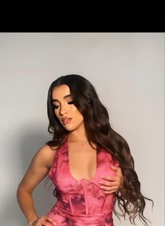 Dima - escort in Beirut Photo 6 of 7