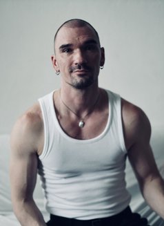 Dima Vortex - Male escort in Bangkok Photo 1 of 6