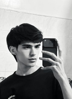 Dima Xl - Male escort in İstanbul Photo 1 of 10