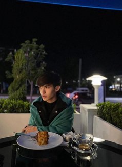 Dima Xl - Male escort in İstanbul Photo 9 of 10