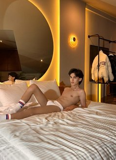 Dima Xl - Male escort in İstanbul Photo 13 of 13