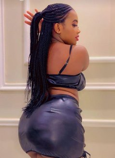 Dimble - puta in Riyadh Photo 7 of 8