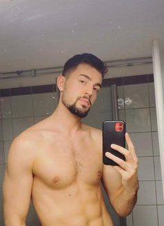 Dimitri Xxl - Male escort in Stockholm Photo 1 of 3