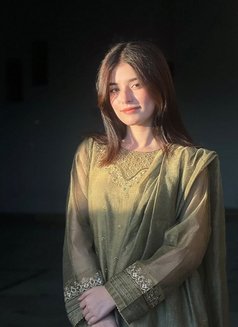 Dimpal - escort in Thiruvananthapuram Photo 2 of 3