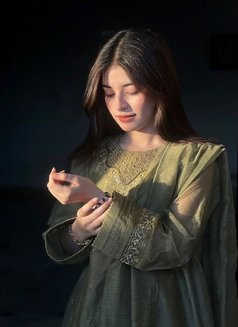 Dimpal - escort in Thiruvananthapuram Photo 3 of 3