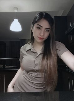 Dimple - escort in Abu Dhabi Photo 1 of 10