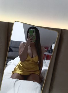 Dimple - escort in Abu Dhabi Photo 2 of 10