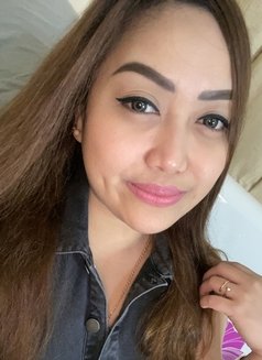 Dimple - escort in Dubai Photo 1 of 3