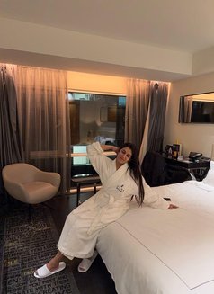 Roshni - escort in Navi Mumbai Photo 2 of 3