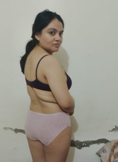 Dimple - escort in New Delhi Photo 3 of 4