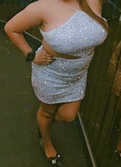 Dimple Kaur - puta in New Delhi Photo 1 of 3