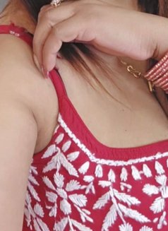 Dimple Kaur - puta in New Delhi Photo 6 of 9