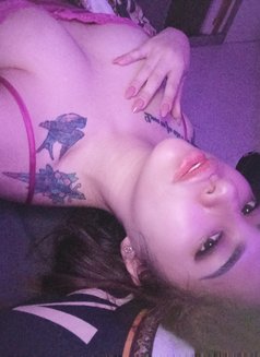 Dimple - escort in Abu Dhabi Photo 12 of 15