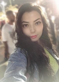 Dina - escort in Al Manama Photo 3 of 7
