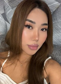 Dina - escort in Dubai Photo 2 of 5