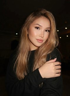 Dina - escort in Dubai Photo 4 of 6