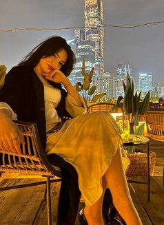 Dina - escort in Abu Dhabi Photo 7 of 8