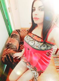 Dina Najar - Transsexual escort in Beirut Photo 2 of 6
