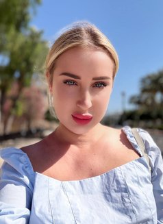 Dina - escort in Dubai Photo 5 of 9