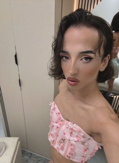 Dina - Acompañantes transexual in Jeddah Photo 8 of 14