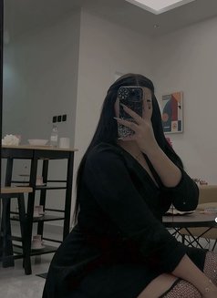 Dina escort Riyadh in call out call - escort in Riyadh Photo 1 of 4