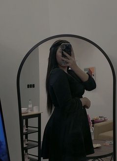 Dina escort Riyadh in call out call - escort in Riyadh Photo 2 of 4