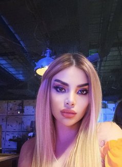 DINA - puta in Dubai Photo 6 of 6