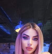 DINA - escort in Dubai Photo 2 of 7