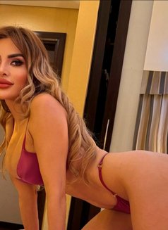 Dina - puta in Dubai Photo 3 of 5