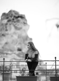 Arya - Transsexual escort in İstanbul Photo 7 of 11