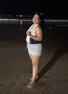 Dinaa - puta in Phuket Photo 3 of 5