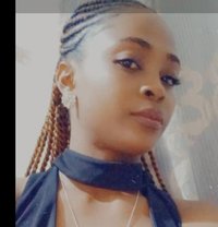 Dinah - puta in Accra