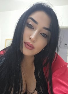 Dinar - escort in Muscat Photo 2 of 7