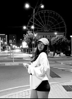Dinara - puta in Dubai Photo 6 of 6