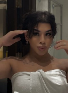 Dinara - Transsexual escort in İstanbul Photo 1 of 6