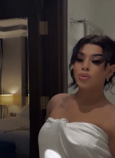 Dinara - Transsexual escort in İstanbul Photo 6 of 6