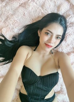 Dinda - escort in Al Manama Photo 4 of 7