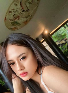 Dinda - escort in Bali Photo 3 of 9