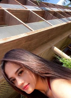 Dinda - escort in Bali Photo 4 of 9