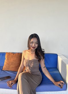 Dinda - puta in Bali Photo 4 of 7