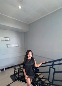 Dinda - escort in Bali Photo 3 of 9