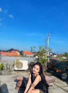 Dinda - escort in Bali Photo 6 of 9