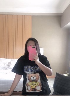 Dinda - escort in Jakarta Photo 5 of 9