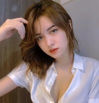 Dinda - puta in Jakarta