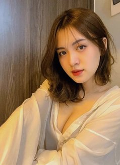 Dinda - escort in Jakarta Photo 3 of 4