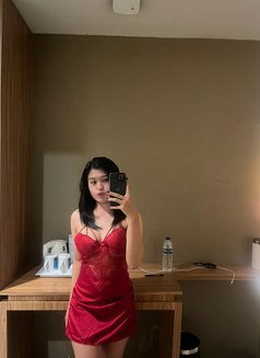Dinda - escort in Jakarta Photo 3 of 3